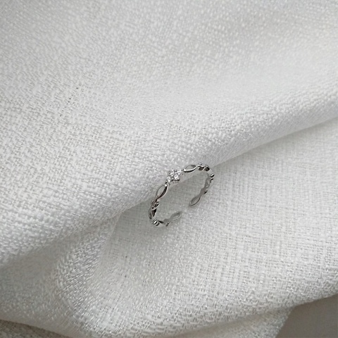 Pierścionek Cienki Srebrny Regulowany 925 Kryształki Diamentowe Ornament